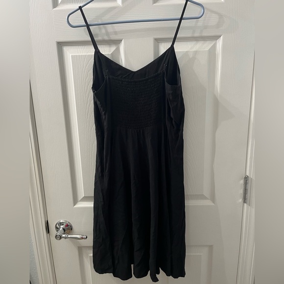 Old Navy size Large- Black Dreas - Picture 2 of 3